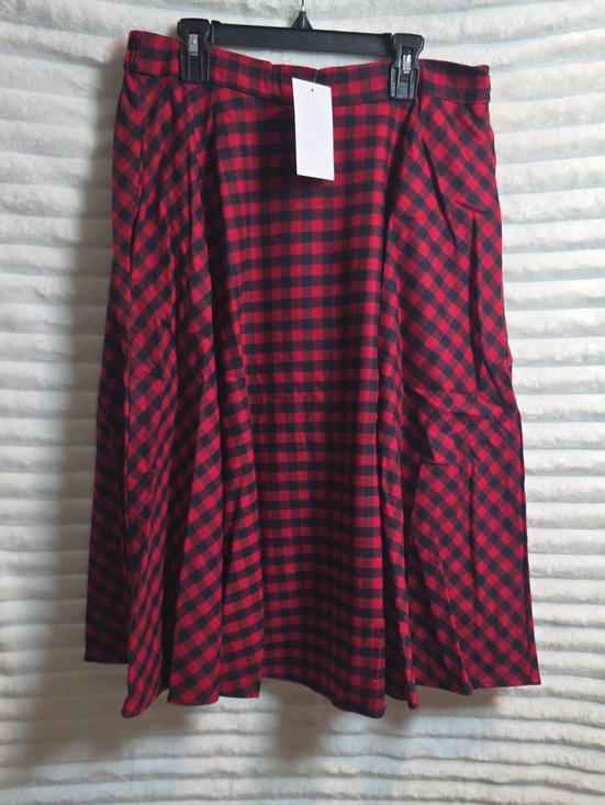 Tulip B Dresses & Skirts - 0252 Tulip B Black And‎ Red Plaid Women's Skirt; Medium